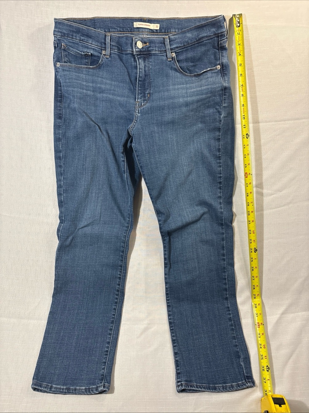 Levi’s Women’s Jeans 14S 32/28 Stretch Denim 39250 Straight Leg Med Wash